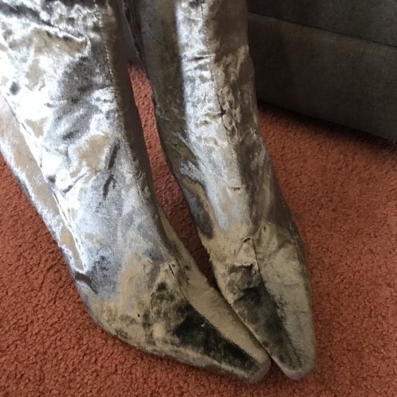 Tom Ford x Gucci Velvet Over The Knee High Heel Boots - Picture 3 of 13